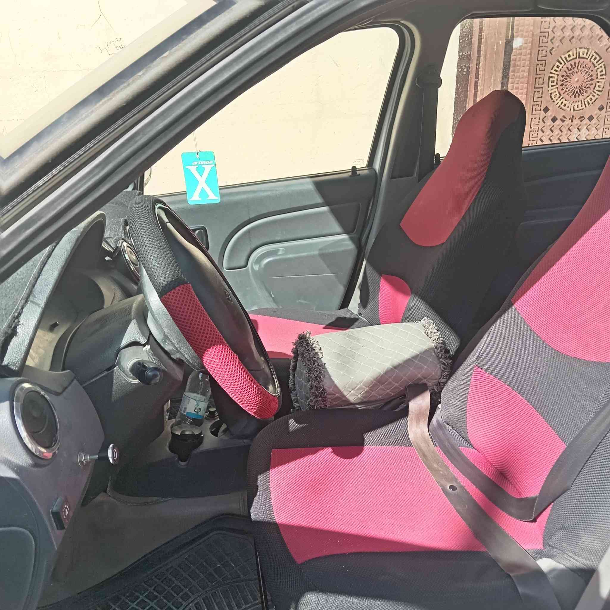 السلام عليكم
رينو لوكان رقم بغداد انكليزي باسمي موديل ٢٠١٠ سياره مكينه كير جديد تبريد شغال بس يحتاج كلج تبريد وصدرها نص عمر ابيع شرط التحويل سعر ٤٢ ورقة وبيها مجال رقم موبايل ***********
