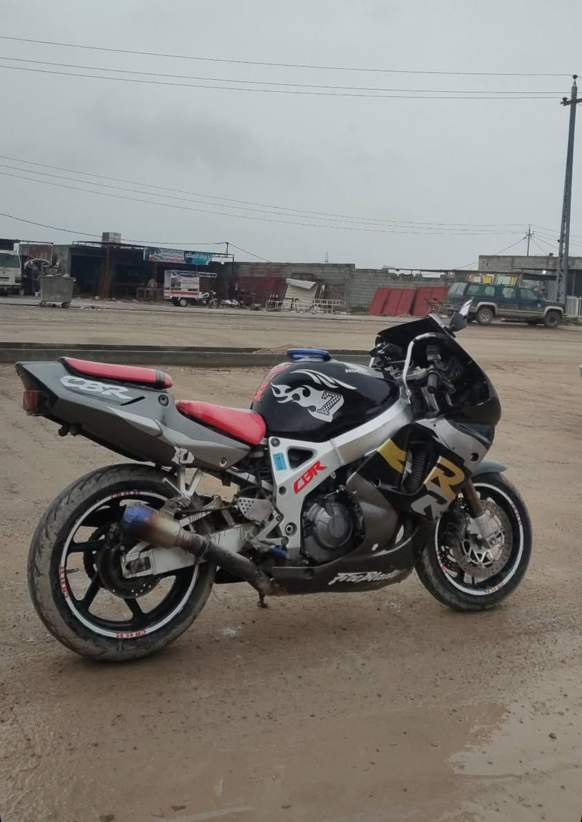 السلام عليكم ، cbr 919 مكفولة للمراوس
***********
