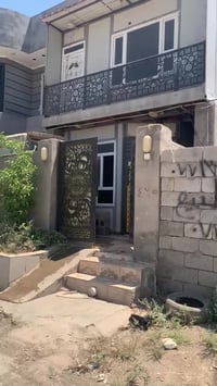 دار للبيع • ١٠٠م • تقاطع القدس