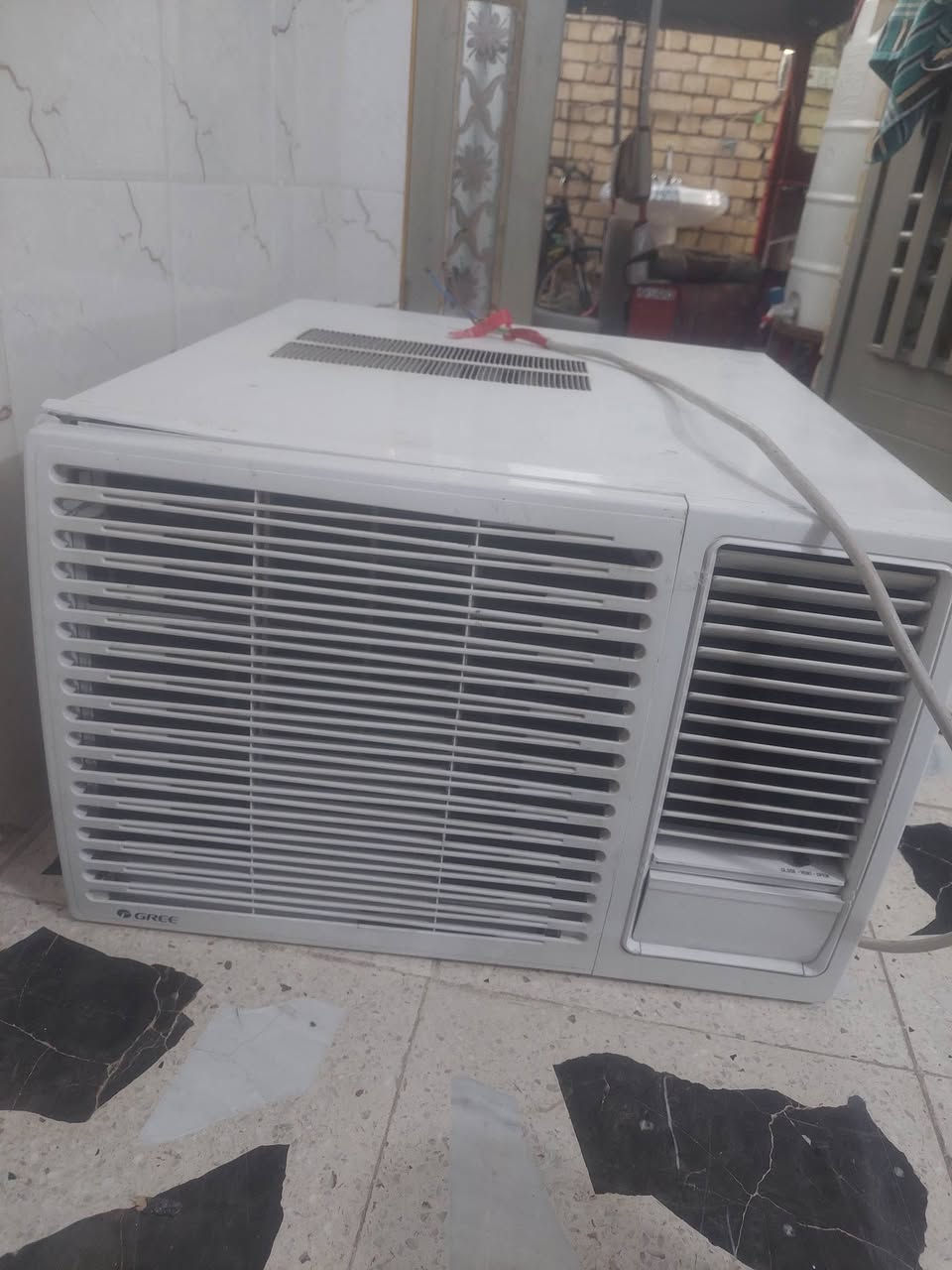 سلام عليكم مكيف محترك ماطوره لباقي كله جديد ب150 وبي مجال بغداد مدينه الصدر  ***********
