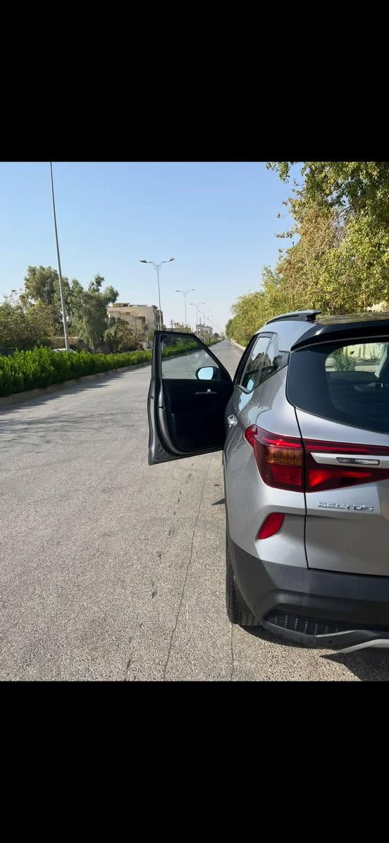 كيا سيلتوز
موديل 2021
فتحه سقف
بصمه تشغيل 
بصمه فتح الابواب والصندوق
تشغيل عن بعد 
ويل كب نفطي 
وارد خليجي 
السياره مكفوله فقط باب السايق والخلفي  فقط موضحه في الصوره 
سعر 161 ورقه بيهه مجال
 السنويه باسمي. نفس اليوم التحويل 
***********
