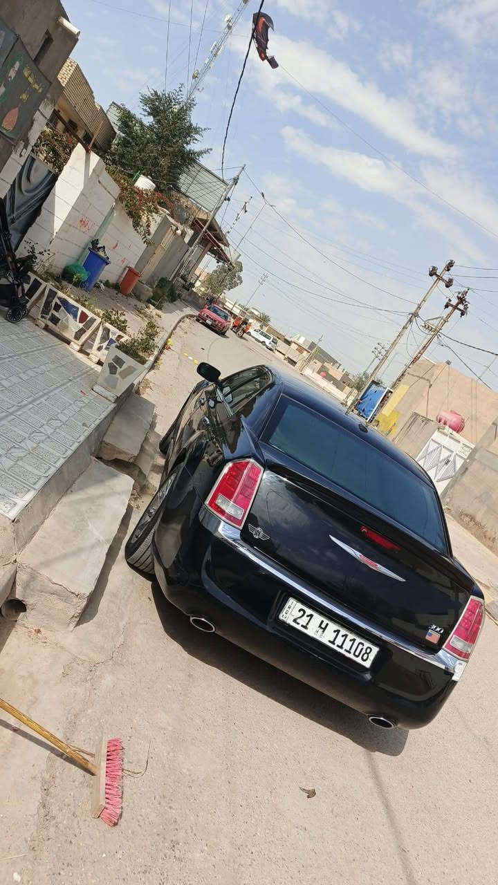 مكلف بلنشر رقم راعيها 
سلام عليكم  كرايسلر 300c
موديل 2012 فول مواصفات بدون فتحه 
كشنات جلد  تدفئه تبريد 
كير طياره حداديه امامي خلفي كله جديد  مكينه وكير /كارتونه شاد جديد مال كصه موثق مقاطع
تخم تاير تبريد ادائمه كامله منضومة البانزين كله جديد مابيها نقص لو برغي استعمال شخصي سنويه ل29 با اسمي حادثه جاملغ خلفي بارد  على الهلال
 *********** مكان السيارة واسط العزيزية
