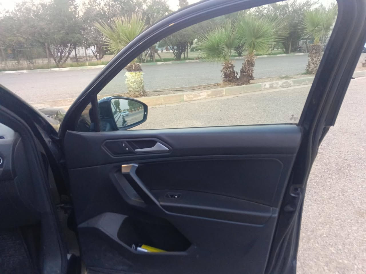 ‎ فولكس واكن تيكوان‼️
‎موديل 2021
‎فول موصفات ارلاين
‎ضرر دعاميات واكع و بي تعديل قطعة ثلاث بارد بدون ايرباك بدون صبغ بدون دواخل 
‎كشنات كهرباء
‎كشنات جلد
‎بانوراما
‎تحكمات استيرن
‎شاشة كبير
‎بطاقة بنزين بيها و بي بعد اهواي موصفات
‎سعر 190بي مجال 
راكب ٧ 
‎رقم***********.***********
‎عنوان كركوك للبيع مراوسة
3VV3B7AX6MM089959
