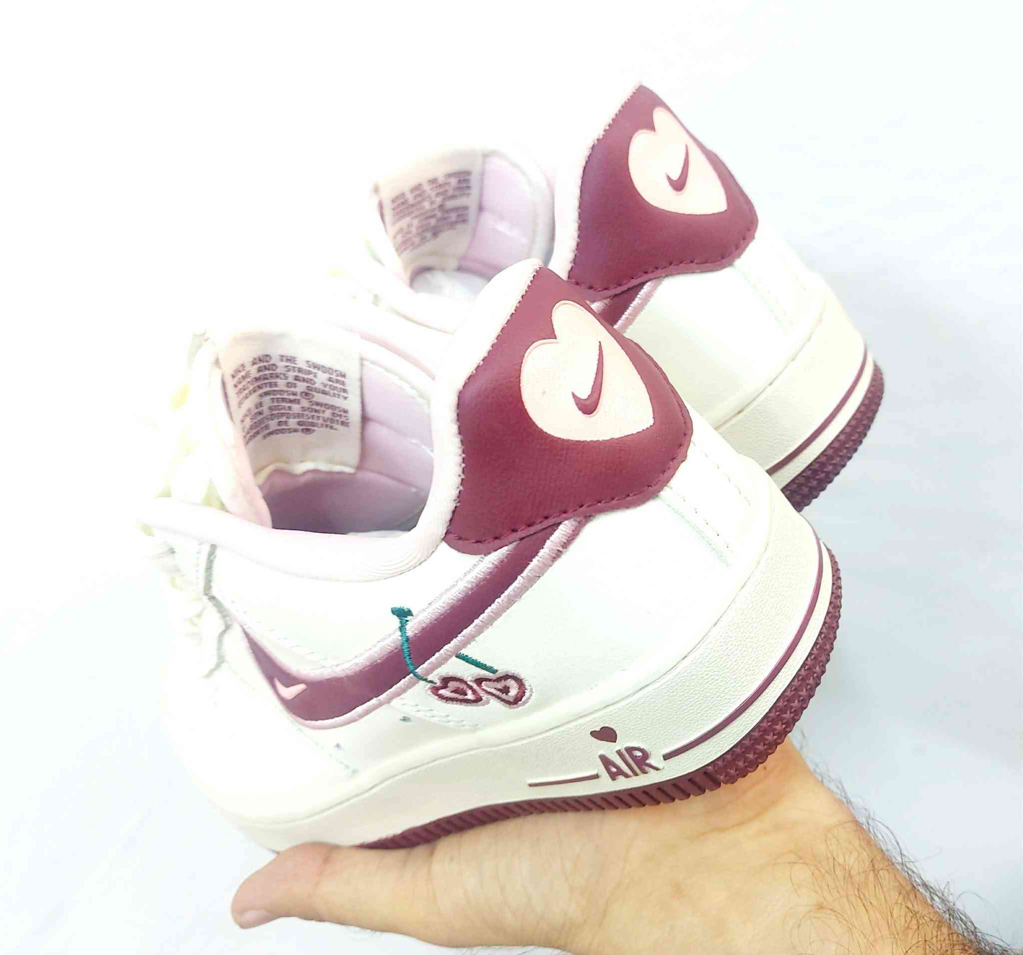 نايك كرز اصلي فيتنامي باركود قطعة جمال قياس 38.5 موجود توصيل فقط نجف حاليا الحجز خاص


**إذا كنت صاحب هذا الإعلان وتريد حذفه لأي سبب، رجاءا أرسل رسالة إلى الدعم الفني**