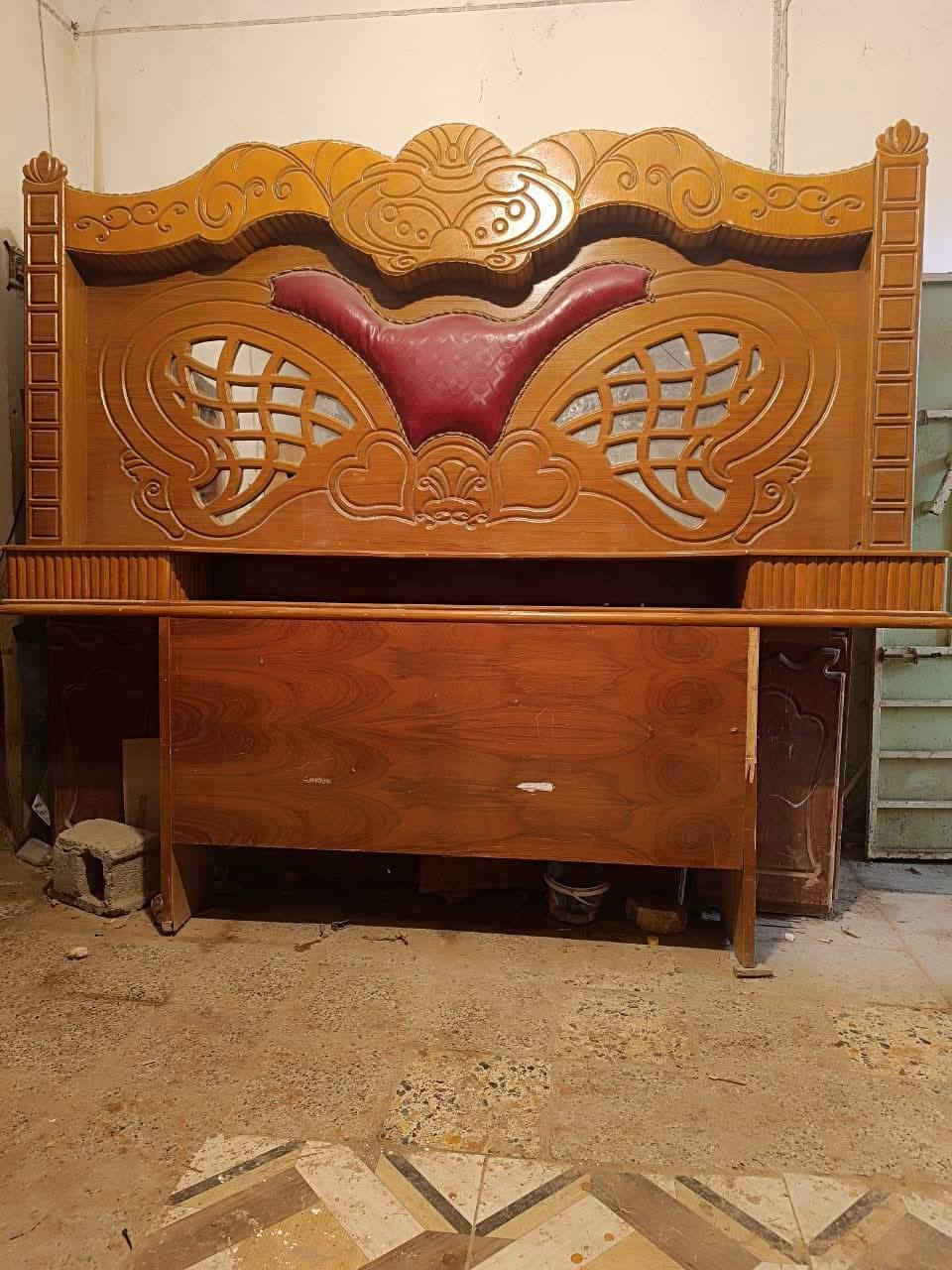 غراض للبيع 
كنتور خشب باب حديد شبابيك تانكي
همر كهربائي 
***********
