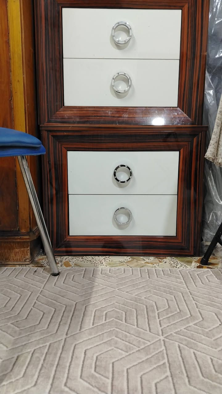 غرفه للبيع السعر خاص ***********
