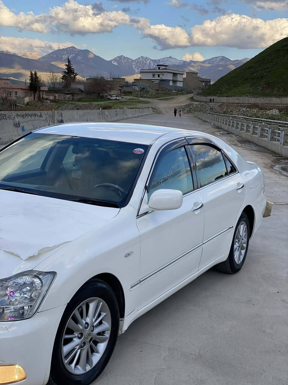 2007 ساج مەلەکی
بڕاوە بڕاوە
ساج مەلەکی 2007
3دوگمە پەردە
180 گەورە بە بچوک 
سەقف لاشە شوشە 
کامل مەسرف 250 مەسرفی نیە
53 گەڵا
***********
