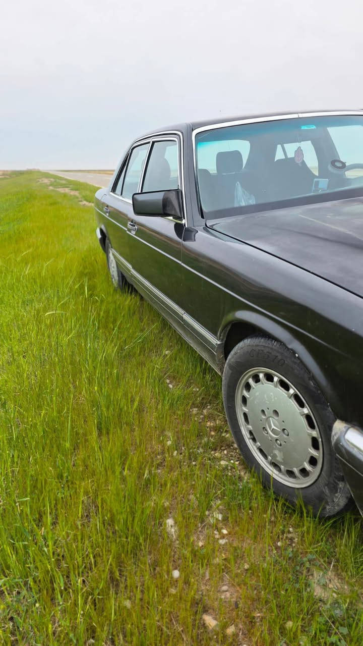 السلام عليكم 
مرسدس رأسي باب قصير رقم بغداد دولي محرك ياباني 3000ابشرط اسلايت طكتين 
موديل 88السياره جديده بشرط شراي اتصل ع الرقم ***********الموقع ديالى 
السياره مال جني السعر 50
