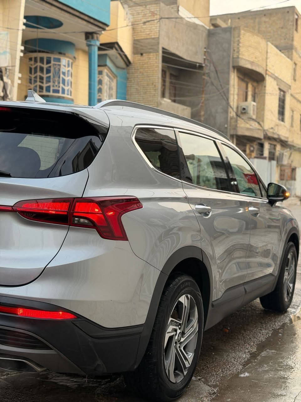 سلام عليكم للبيع او مراوس حسب القناعه شعندك راسل واتساب 
 هيونداي سنتافي ٢٠٢٣ وارد امريكي
حادثه حافه بنيد ودعاميه وبيه بارد قليل بلجاملغ سايق فقط بدون اي دواخل وبدون ايرباك 
 مواصفاته ماشيه ٦٠ مايل
بصمة تشغيل +ابواب وتشغيل عن بعد 
محرك ٤ سلندر ٢٥٠٠GDI تنفس طبيعي 
5 راكب 
تبريد قطعتين كشن كهربائي سايق اشاير بلمري شفتات بالاستيرن مودات قياده جنطه كهرباء تدفئه بلكشن كامره دواره شاشه كبيره تحكم استيرن جهتين
جنطه كهرباء وباقي مواصفات معروفه
 رقم اربيل الدولي تحويل مباشر
وسعره ١٩٧ ورقه 
 مكاني بغداد الكاظميه جكوك 
اي استفسار _ ***********
    ***********
