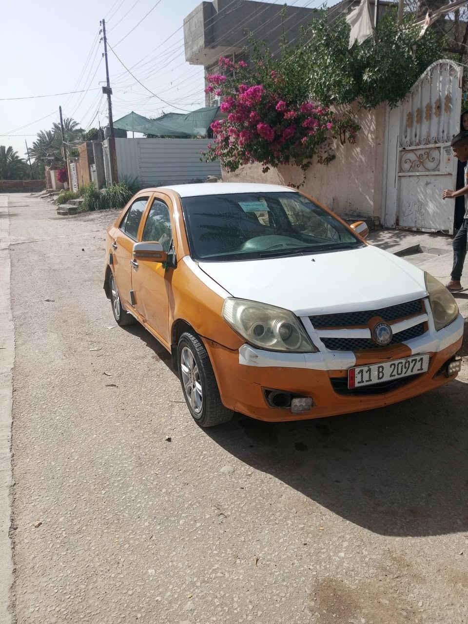 سياره أم كي حلوه موديل 11 رقم بغداد انكليزي مكينه وكير جديدبس نقص بس دعاميه اماميه وسعر 23 رقم ***********
