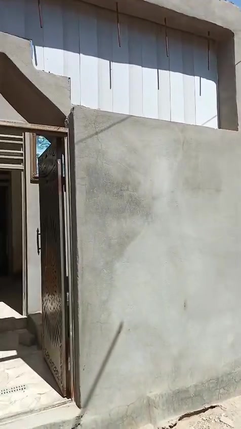 مشتمل مساحه 70 متر مربع أرضية وسقف صب مسلح بناء بلوك شغل درجة أولى وسعره مناسب نقص بيه ستاره وبيتونه العنوان الحميدية شارع المصاليخ للاستفسار مراجعة مكتب النرجس للعقار ***********
