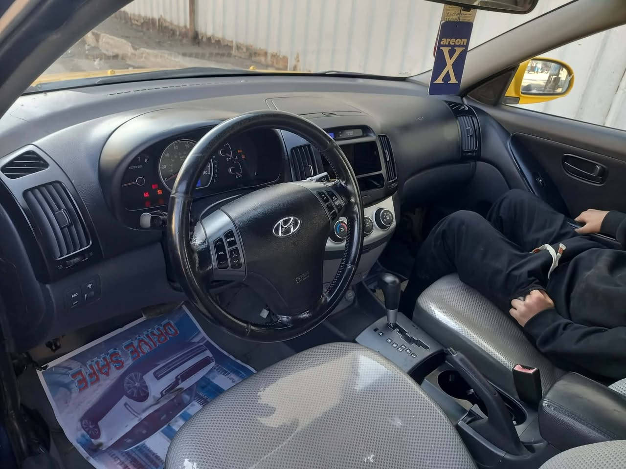 السلام عليكم
النترا 2009 
محرك وكير جدد 
حادثها حرك بل داخل ومصلح 
ضفاير جديد دواخل جدد
مكفوله من الكص 
شواصي لغود مكفولات
رقم ديالى تحويل مباشر 
سنويه محتركه وتك رقم ضايع 
مسوي بيهن بلاغ كامل
حداديه صدر جديد 
السعر 68ورقه
ملاحظه بس الشراي يخابر
رقمي ***********
بغداد شعب
