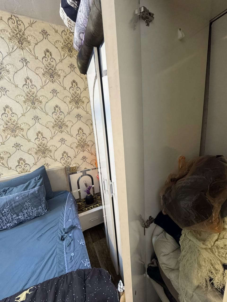 غرفه نوم مثل ما موضح بل صوره مكاني بغداد قرب جامعه التكنولوجيا.  ٠  ٣٧٥ سعرها ***********
