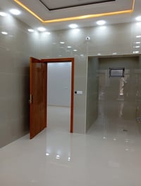 للبيع ام المراوس بعقار تجاري  المساحه 150 متر  طابقين المكان حي اور خل...