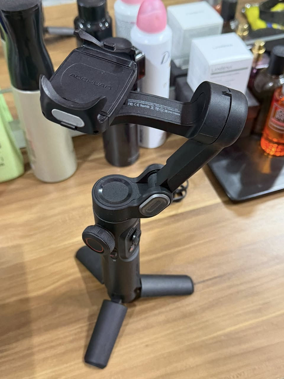 أوزمو للبيع جهاز جداً عملي وحديث ونظافة جداً عالية للتواصل***********
