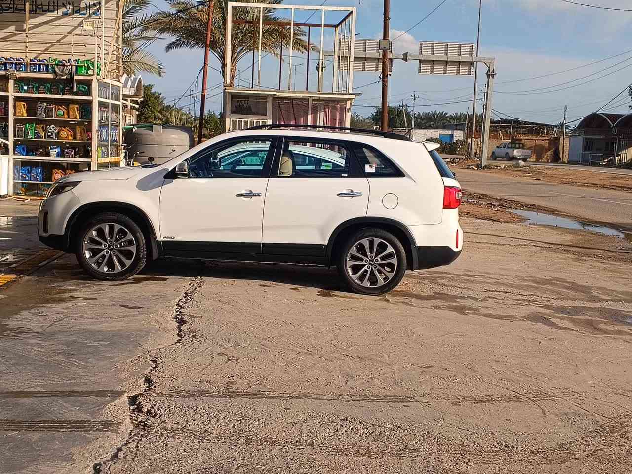 السلام عليكم للبيع او مراوس كيا سورنتو 2014 خليجي كويتي فول موصفات ستة سلندر بنوراما فور ويل حدادية وكير ومكينه كله جديد السياره بيها قطعه وحده صبغ وحده بارد وبيها ملاحضات بسيطات دواخل جلد كشن كهرباء تحكم ستيرن تخم تاير جديد السيارة حلوا احلا من الصور رقم بابل بأسمي مداور ثاني يوم سنوية لل2030 السعر 175وبيها مجال بسيط  للستفسار *********** مكاني نجف كوفة عباسية
