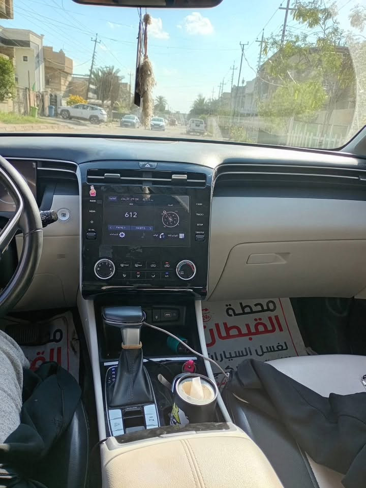 توسان 23 بحاله الوكاله 40 الف ماشيه مكفوله بيه طخه اصبع بل باب مراوس. شعندك نزل وكلشي بسعره بل مناسبه سياره سعره 190 وشكرا خليجي 

***********
