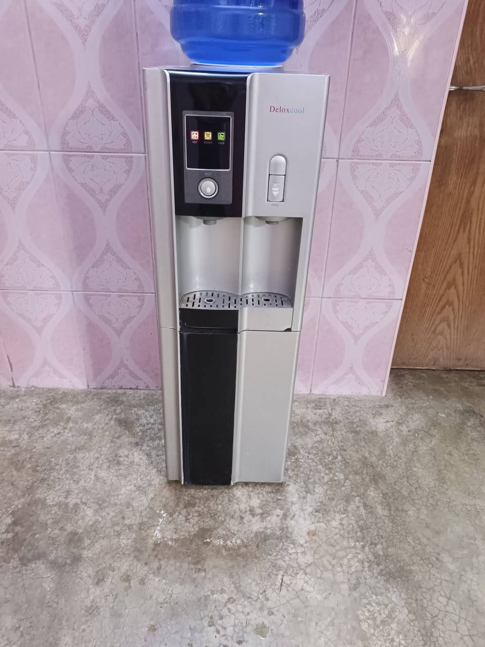 براد شغال شرط حار بارد ثلاجه كل عيب مابيه فول نضافه سعر 65 وبيه مجال مكاني كركوك حي عسكري شراي اتصل ***********
