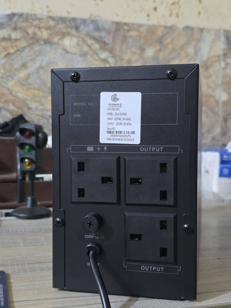 للبيع يو بي اس UPS
جديد ونظيف 100% استخدام 4  ايام فقط
1500VA من شركة ايكوشيلد Ecoshield انتاج السنة
السعر 75 الف قفله 
مكاني بغداد
راسلني ماسنجر او واتساب ***********
