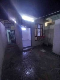 اخوان بيت للبيع متكون من هول وغرفه ومطبخ وترك وتواليت وحمام وطرمه مكان...