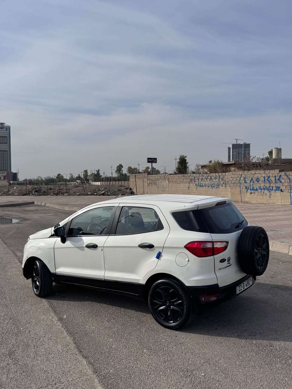 بيع سريع سعر مناسب ٧٦ ورقة
فورد ايكو سبورت ٢٠١٥ نص فول 
كير محرك تبريد تحويل وكالة بشرط 
محرك ٤ سلندر مرغوب بدون توربو
بيها ٢ قطعة صبغ بونيد و صندوق 
السقف شبر بيها تعديل بارد 
مكانها اربيل 
*********** واتساب 
*********** أربيل, العراق
