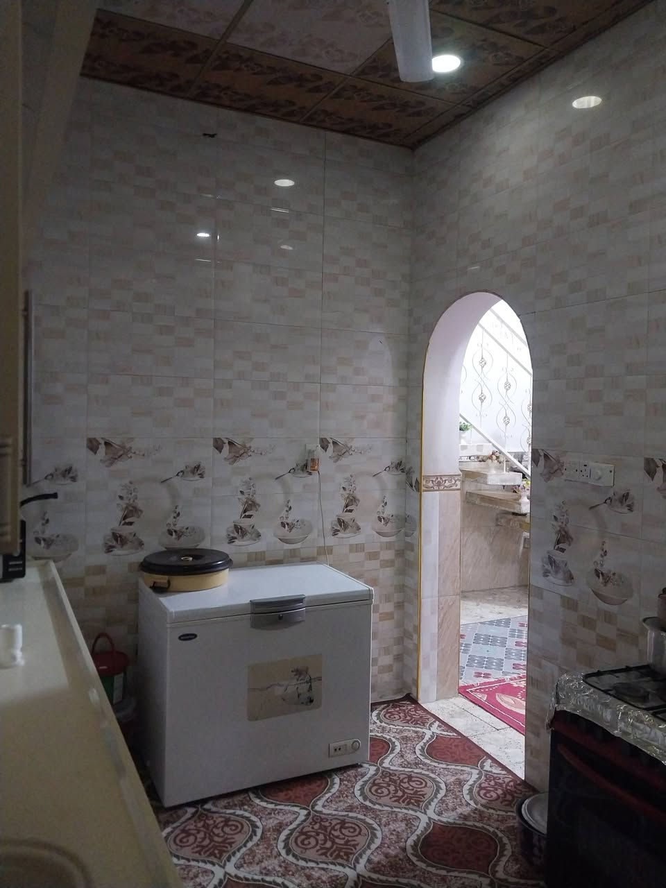 سلام عليكم بيت البيع 100متر مربع
بلكوفه بحي صدر الثالث والبيت عالي عن الشارع 
سعر البيت 30 وبي مجال 
غرفه وصاله ومطبخ وستقبال وحمامين ومكشوفه 
***********
