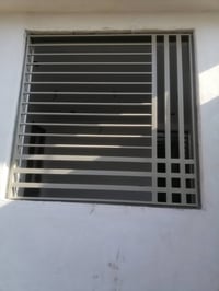 مستعدون لصبغ الدور داخل وخارج جميع انواع الاصباغ وصبغ الأبواب والشبابي...