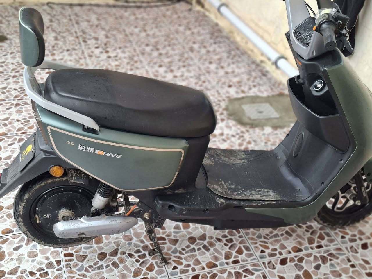 ماطور شحن E9 للبيع
جديدة مابيها اي عيب شرط سعر 500 
خابر عالرقم بالواتساب ***********
