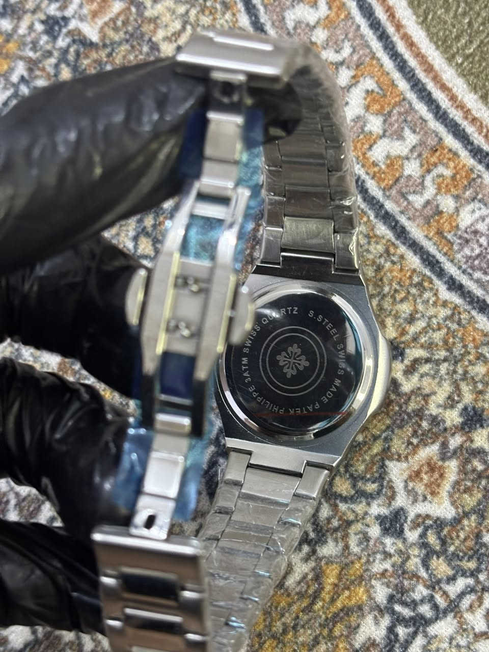 ⌚️ ساعة باتك فيليب رجالية ستايل فاخر – تصميم ملكي وأنيق
• هيكل وسوار ستانلس ستيل بالكامل
• قرص بلون فضي راقي مع عرض تاريخ
• زجاج صافي مقاوم للخدش
• تصميم مميز يلفت الانتباه ومناسب للرسمي والكاجوال
• ثقيلة وفخمة على اليد ✨

💰 السعر: 25,000 فقط
🚚 التوصيل مجاني لكل المحافظات

للطلب راسلنا خاص 📩 الكمية محدودة:


**إذا كنت صاحب هذا الإعلان وتريد حذفه لأي سبب، رجاءا أرسل رسالة إلى الدعم الفني**