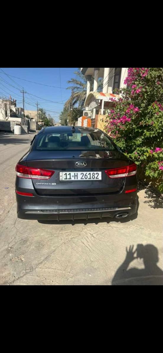 كيا اوبتما وارد امريكي موديل 2019حلوة مواصفات المحرك: 2.4 GDI
تثبيت مسار وتنبيه مغادرة المسار
شاشة كبيرة
 نقاط عمياء
 حساسات خلفية
 كاميرا خلفية
٣ وضعيات قيادة
 لد نهاري
كار بلي
 اشاير مري
 تحكمات ستيرن وكروس سرعة
الضرر:  فقط دعامية كلشي بلادي .
السنوية بإسمي تحويل ثاني يوم، السيارة جاهزة ما بيها اي نقص والسونار موجود وصور الضرر مرفق 
مكان السيارة ديالى بعقوبة 
سعرها 140
بيها مجال  
اتصال ***********
***********
