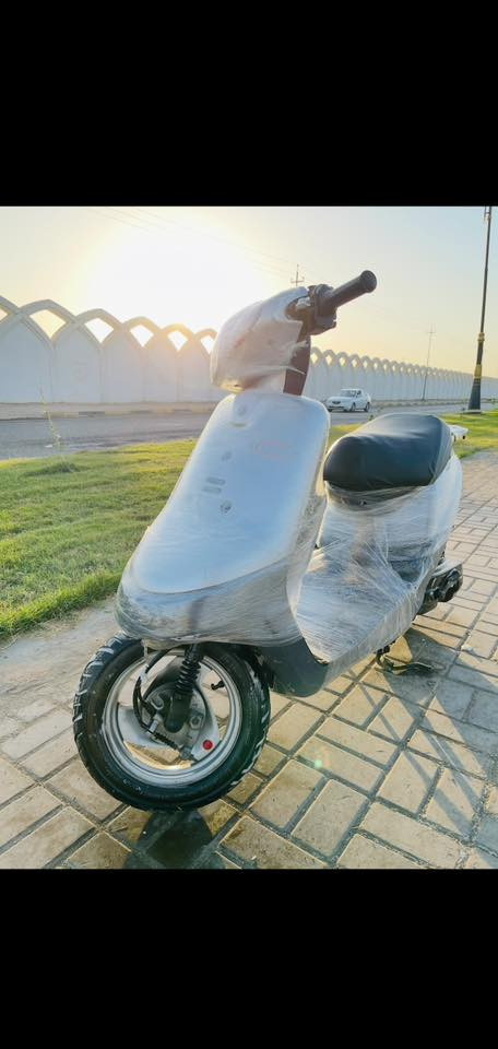 سلام عليكم دراجه بطه موديل 2003 للبيع والدراجه بل حقيقه احلى من الصور  جاهزه من كلشي نكره سلف هندر مابيها برغي نقص كهربائيات كلها شغاله اشاير هورن  لايت عالي ناصي الدراجه كلها بلاديه محرك مامفتوح مكاني كربلاء السعر 500 وبيها مجال للشراي للاستفسار ***********
