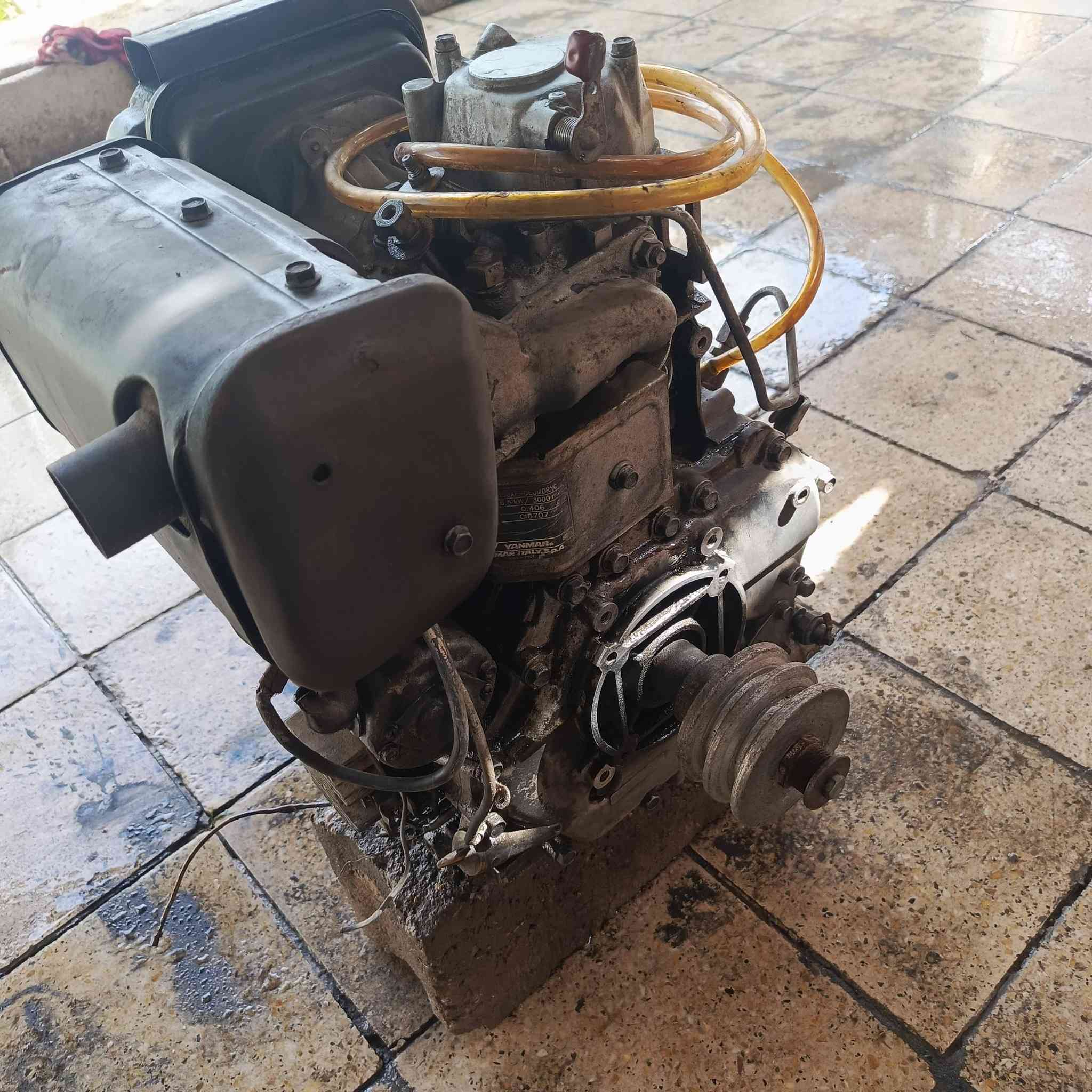 سلامو عليكم ورحمه الله عندي هاي المولد شغاله لبيع سلف تشتغل وحبل بكره سعر 125 مكان الحسينيه قرب مستشفى التركي***********
