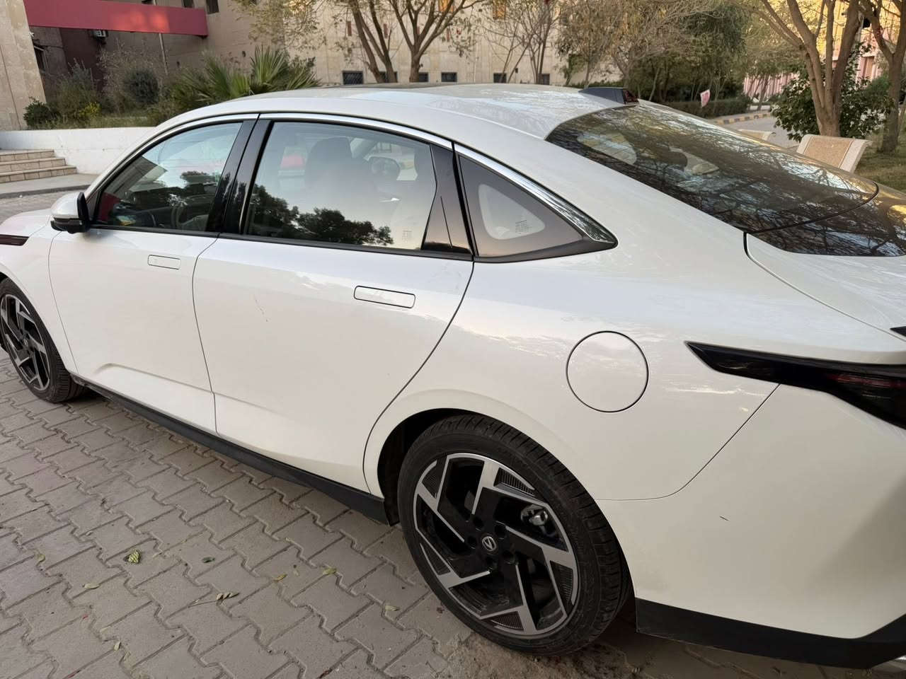 شانجان ايدو بلس (لامور) 
2025 فل اوبشن اخت الزيرو 
ماشية 8000 فقط ضمان البخيت
صيانة دورية مع تبديل دهن من الشركة
سيارة لوك وفول نظافة واستعمال شخصي
كاميرات 540 درجة وداش كام 4 جهات 
وكاميرا داخلية
سنوية باسمي
الصور توضح النظافة

المواصفات الكاملة:

محرك 1500 تيربو
ناقل حركة من شركة ايسن اليابانية 7 
سرعات امامي و8 باك
قدرة حصانية 187 HP
العزم 260 نيوتن متر
كير تبترونيك ميكانيكي 
من شركة DCT اليابانية عادي واوتوماتيك
رادار امامي ACC من شركة Bosch الالمانية
4 كاميرات من شركة هواوي 360 درجة
مرآة نقطة عمياء حساسات جانبية مع هيترات
فتحة سقف بانوراما
بصمة دخول ذكي مع مقابض ابواب مخفية
شاشة عرض LCD Full HD 8K 
مع ايماءات تحكم عن بعد ومختبر متنقل
هاند بريك بصمة
قطعتين تبريد

🟥 الـسـعـر لايك واكتب تعليق (1)

مكاني: الكرادة
للتواصل: ***********
