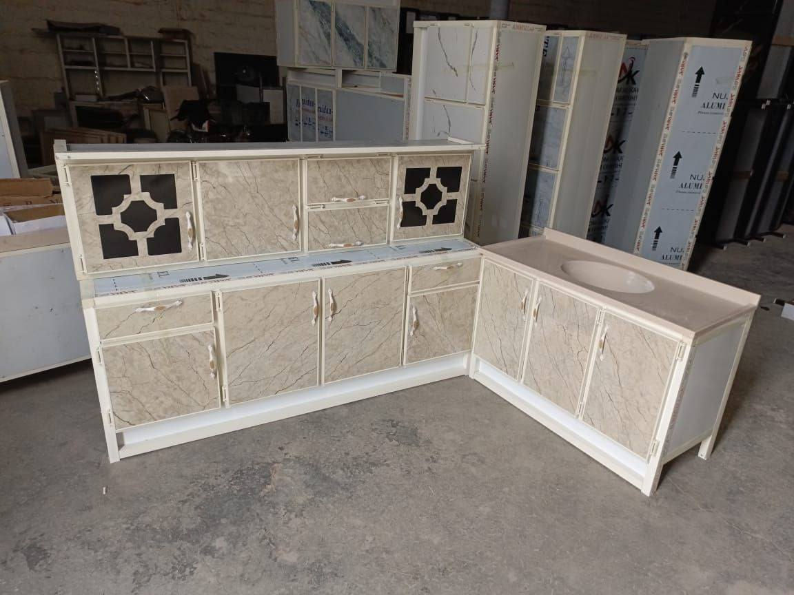 كاونتر مترين ارضي ومترين ملحق وسنك
مرمر متر و 20 السعر 310
متوفر الوان ونقشات اخرى 
للحجز خاص او واتساب  ***********
