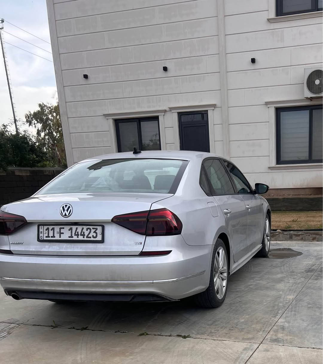 VOLKSWAGEN PASSAT  R-line 2018بيع او ارواس 
فولكس واگـن باسات ار لاين
صورة حادث موجود بالصورة نص بونيد وجاملغ سكن 
جاملغ سكن خلفي و باب سائق خلفي مصبوغ 
 رقم بغداد مشروع الوطني  
ماشية ١٠٧ الف ميل 
محرك T 2.0 توربو
شفتات سرعة 
مثبت سرعة - قيادة ذاتية
نظام المحافظة على المسار
رادار امامي + جانبي + خلفي + كاميرا خلفية 
التوقف ذاتي عند الرجوع
كشنات جلد هيتر بالكشن
كشن  كهرباء
لايتات وكالة
شاشة كبيرة
مرايا هيتر كركوك, العراق


**إذا كنت صاحب هذا الإعلان وتريد حذفه لأي سبب، رجاءا أرسل رسالة إلى الدعم الفني**