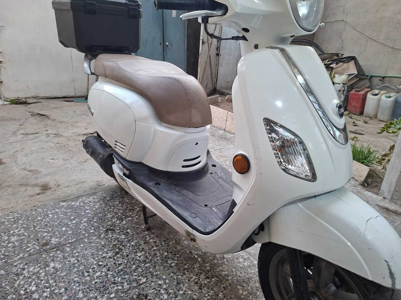 سيام للبيع رقم بغداد محرك 150 سرعه 140 مكفوله كهربائيات ومكينه السعر1500 ***********
