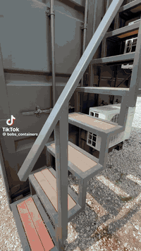 جزء من أعمالنا متوفر لدينا كادر مختص كوري بتحويلات الحاويات طول ٦ متر و١٢ متر إلى مكاتب هندسيه ودور سكنيه او مطاعم متنقله وجميع الاكشاك عنوانا النجف الاشرف الاستفسار ع الاتصال *********** 👏👏👏
