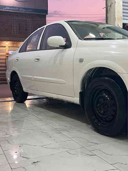 السلام عليكم نيسان مديل 12جاهزا مكينه جديده تبريد تتدفئه شغال سنويه لل 30 دولي بيهه قطعتين صبغ بدون داخل جاملغات الاماميه جاهزا من كلشي تحويل مباشر تخم تاير ستوني شاده كهربائيات شغاله الاستفسار تصال ع رقم ***********غير متواجد ع فيس السعر 92وبيهه مجال قليل
