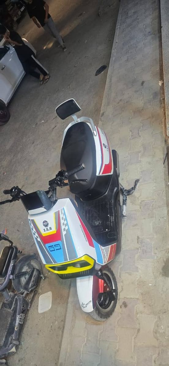 نضاقه ٩٠ بال ١٠٠ سعرها ٦٠٠ مكان الزبير الصحفيين الأولى رقم الجوال *********** السعر ٦٠٠
