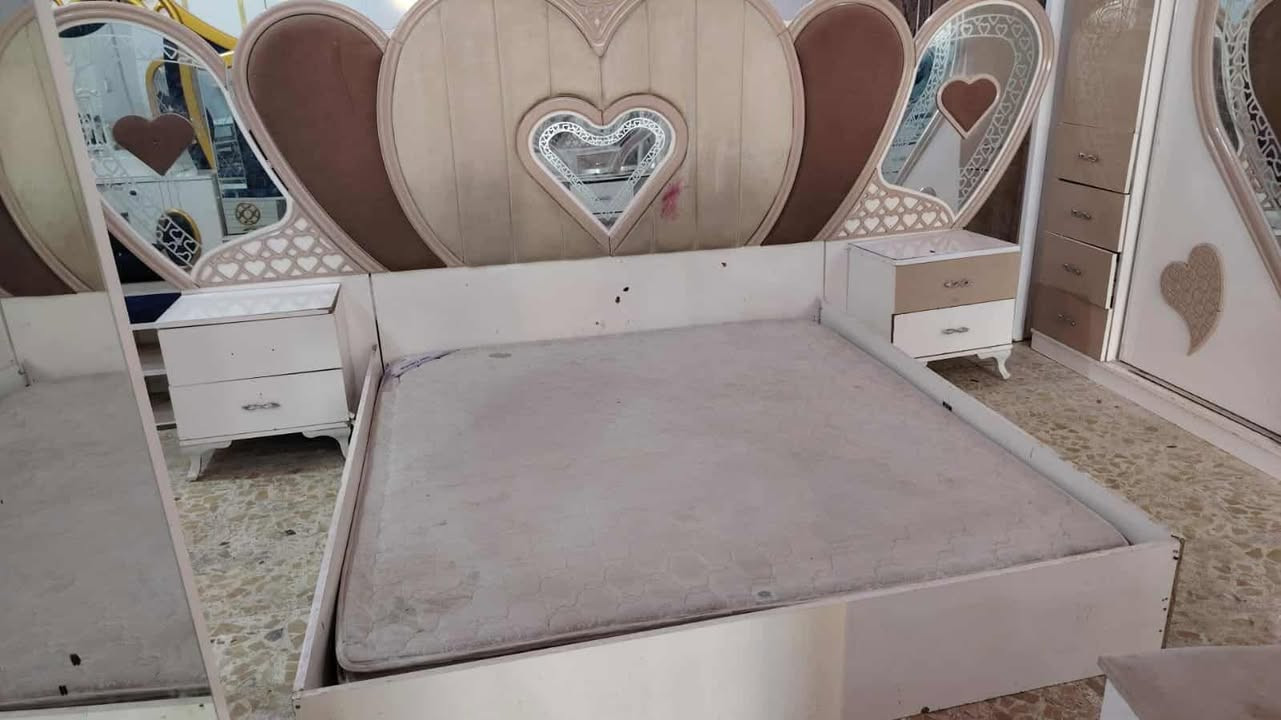 غرفه نوم تركي ٧ قطعه نضافه متوسطة بسعر مناسب
٣٤٠ الف عنوان نجف،، @إشارة


**إذا كنت صاحب هذا الإعلان وتريد حذفه لأي سبب، رجاءا أرسل رسالة إلى الدعم الفني**