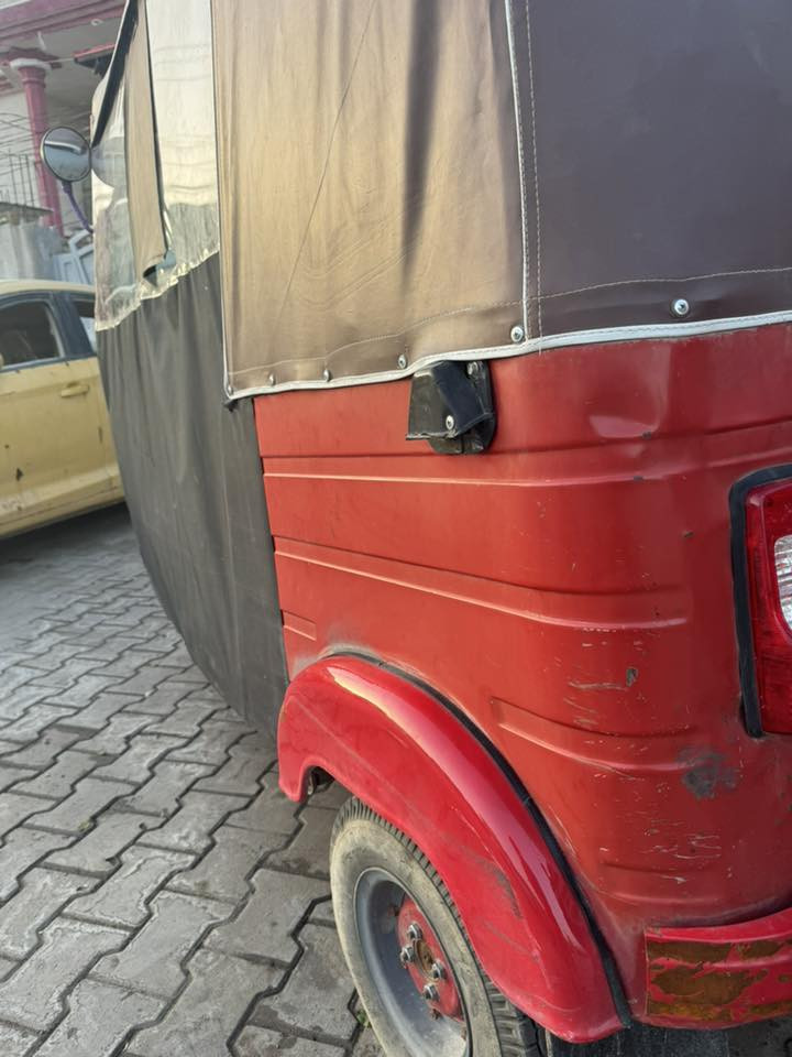 السلام عليكم                                                                      تكتك مديل 18 رقم كربلاء سنوية وهزه جديدة يعني كبل تحولها بسمك تكتك كفالة عامه من ظربه وصبغ كل بلادي حته المكينه 
والمكينه مجفته مره وحده وبيها خياسات دوس مامعمرهن ومبينات بصوره سعر 4900 وبيها مجال مكاني كربلاء حي الغدير 
***********
