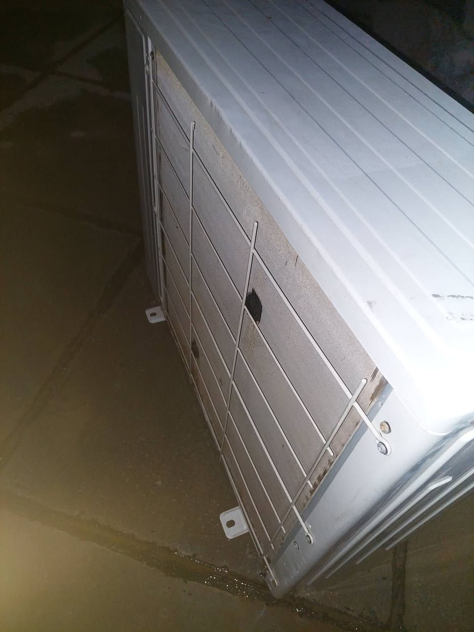 قطعه خارجيه توسوت ٢طن نظيفه  شرط الفحص ***********
