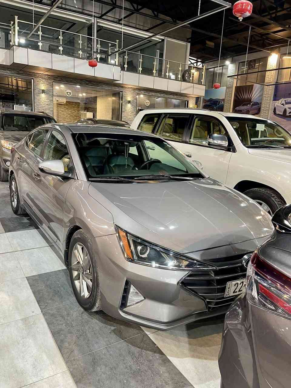 السلام عليكم 
النترا 2020 وارد امريكي لمتد
فول عدا الفتحة
المواصفات :
بصمة تشغيل وابواب
كشنات جلد
نظام سماعات infinity 
شاشة كبيرة
كامرا دوارة
لايت ليد
اشارة ترحيبية 
3 وضعيات قيادة 
شاحن لاسلكي
صندوق ذكي
قيادة ذاتية
توقف ذاتي 
تحكم ستيرن 
مثبت سرعة 
مانع انزلاق
تبريد بيانو
رادارات امامي جانبي خلفي
ماشية 90 الف مايل
محرك دوش 2000 
كير cvt
حادث السيارة زاوية البوند فقط بدون دواخل وايرباك
الرقم اربيل سنوية وهزة 2026
العنوان موصل
التواصل مع الرقم ***********
