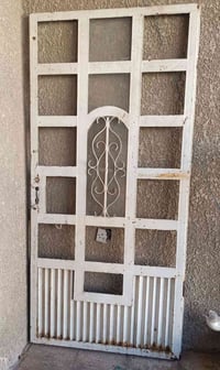 باب حديد