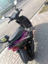 دراجة شحن ماكس 2024 للبيع بي ضرر قليل بدرع الدعامية  فقط ملف 2000 بطار...