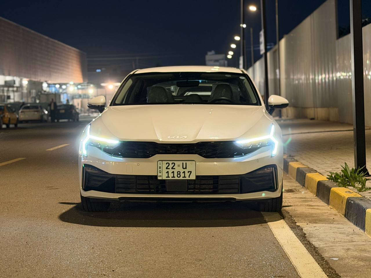 بسم الله الرحمن الرحيم
صلو عل نبي المفقود من سوك

اخوتي الطيبين كيا كي فايف k5 موديل 2025 وكالة نيم ام 12 تبديلة دهن مجانية فول الفول 1/1 قمارة حديد 

سيارة ماشية 28 الف حقيقي بعدهي داخل الضمان 

 صياناتها كلها بالشركة تخم تاير جديد صدر شركة سيارة كفالة من الصبغ والضربة والتبديل مكينة لوك كله محسن افولها حجم 2500 تبريد امانة الله ثلج الغرفة مالتها جديدة ومعتني بيها سيارة من الاخير. متعبك تشغل سويج وتطلع وين ميعجبك 

مواصفاتها 
حساس امامي خلفي  ..لايتات زنون ..مري شفط ..اشارة بالمري..نقط عمياء..حساس جنطة تحرك رجلك جوة الجنطة تنفتح..كرسي كهرباء..جنطة كهرباء..سايد بريك دكمة..مانع انزلاق..اوتو دم يعني المري تتضلل تلقائيا من الي وراك يشغل عالي..كاميرا خلفية بلادية...منافذ شحن سريع بالكراسي الخلفية تايب سي  ..شاشة جبيرة بلادية وليس عمل ..مودات قيادة اقتصادي وعادي ورياضي ..تحكمات جهتين بالمقود ..تبريد قطعتين..شاشة اعطال.. جام اوتو.. مثبت سرعة... تشغيل عن بعد..ويل جبير..تبريد شاشة…السيارة كلها بيانو بلاك

سنوية وهزة وارقام جدد كلهن‎

مغلفة ppf دعاميات ومري وجاملغات السيارة جديدة جدا 

اعتذر جدا عل الاطالة 

مكان السيارة السيدية

غير متواجد على الفيسبوك للاستفسار يرجى التواصل عل الواتساب او الاتصال على الرقم :-***********
السعر 23,300 دولار تجي تشوف السيارة وماقصر وياك اني بخدمتك التجي بي ترجع بي... بيع او مراوس
