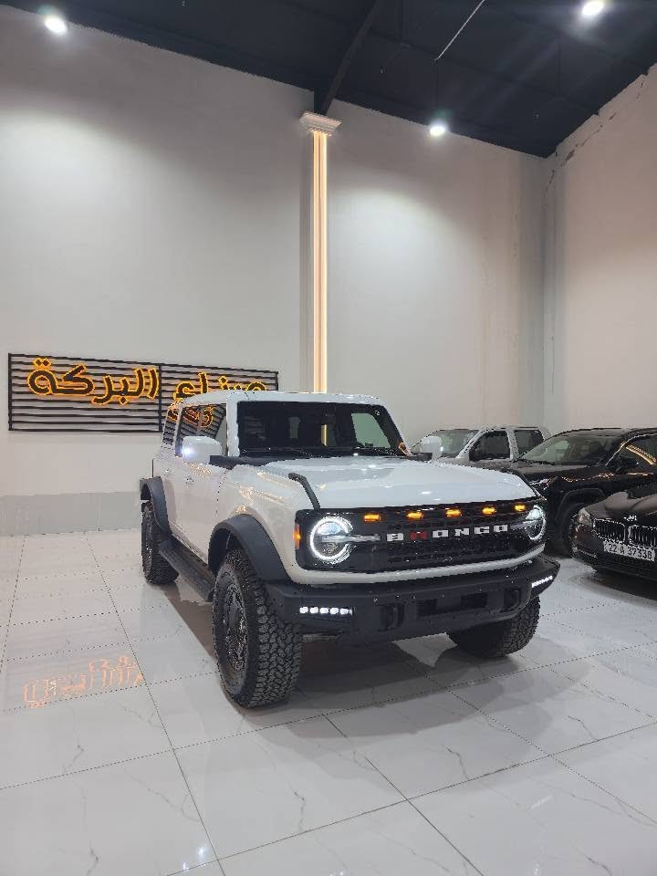 FORD BRONCO 2025 OUTER BANK
سعر:458 ورقة
موديل: 2025
وارد أمريكي
لون : أبيض
محرك:2.7 V6
ماشيه:  0 مايل
 مواصفات: 5 دكمة فول مواصفات كشن تدفئة نقطة عمي, رادار خلفي  
عنوان : أربيل المدينة المعارض معرض ميناء البركة 
*********** أربيل, العراق
