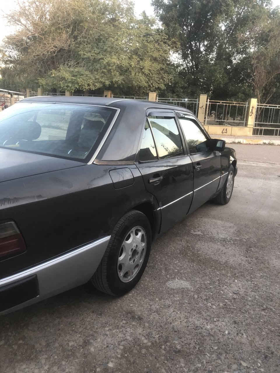 سلام عليكم مارسدس(بيبي شبح دب)موديل 93 فتحه سقف وصدر امامي خلفي جديد والكهربائيات كامله نضافه الكشر 75بالميه ونظافه الغرفه80بالميه والسنوية نافذه لسنه 2027رقم اربيل والسياره بأسمي . وذاتريد تحويل او وكاله.رقم الهاتف ***********السعر 57$ وبيها مجال
