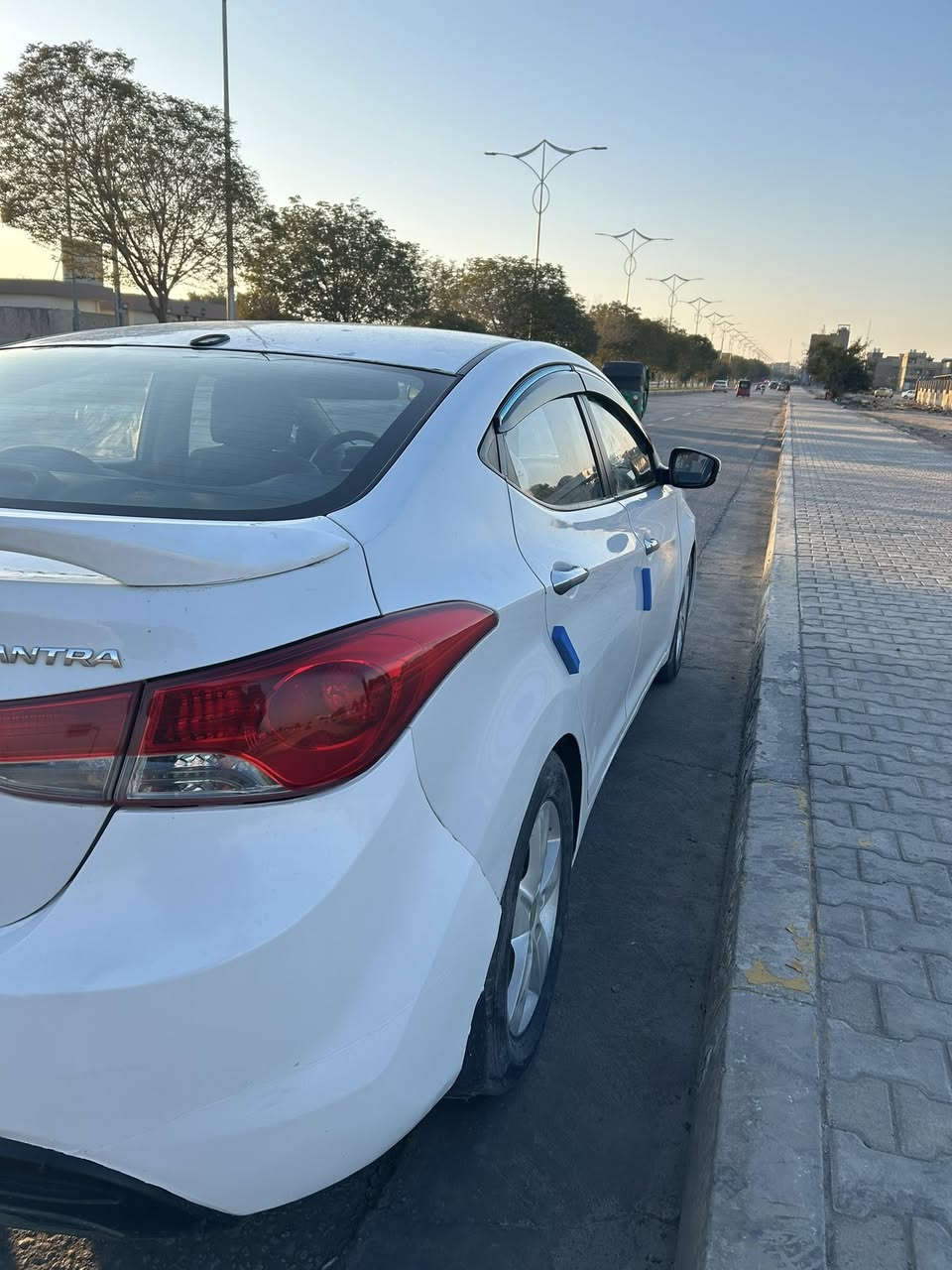 الانترا موديل ٢٠١٣ خليجي السياره مكينه ١٦٠٠ دوش مكينه وكير مكفولات تبريد ثلج مكانها كربلاء وسعرها ١١٤ بدون نواقص بيها قطعه وحده فقط جاملغ  جهة السايق والباقي مكفول ***********
