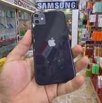 آيفون ١١ • ١٢٨ • شطرة